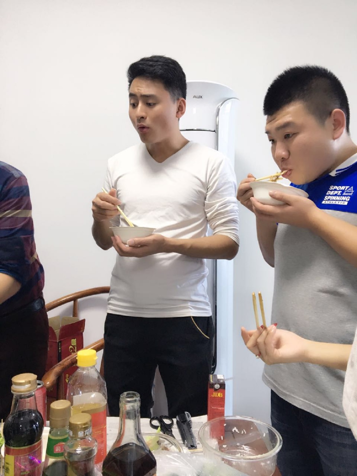 時運(yùn)電子員工自助燒烤大餐，生活多姿多彩