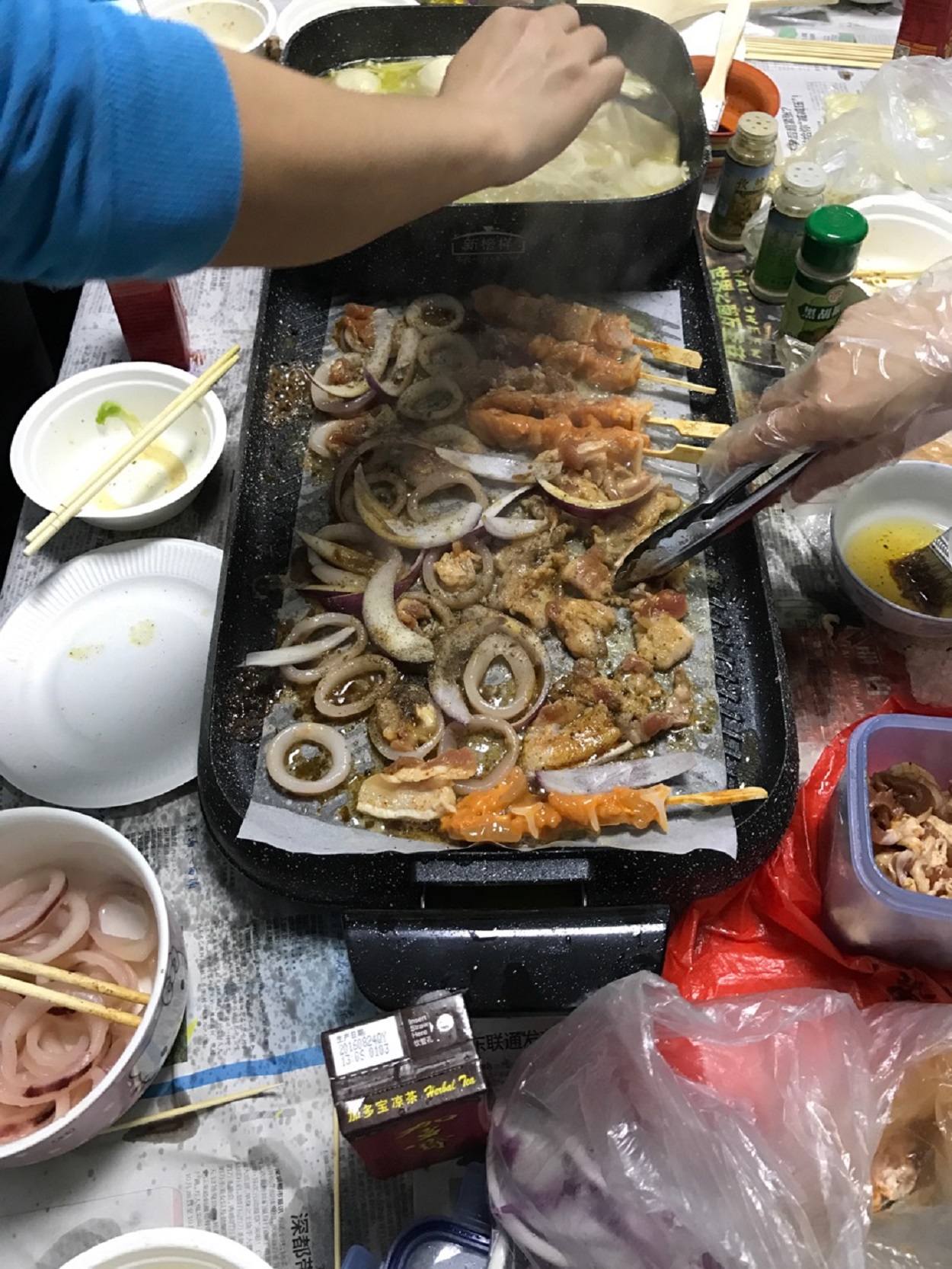 時運(yùn)電子員工自助燒烤大餐，生活多姿多彩